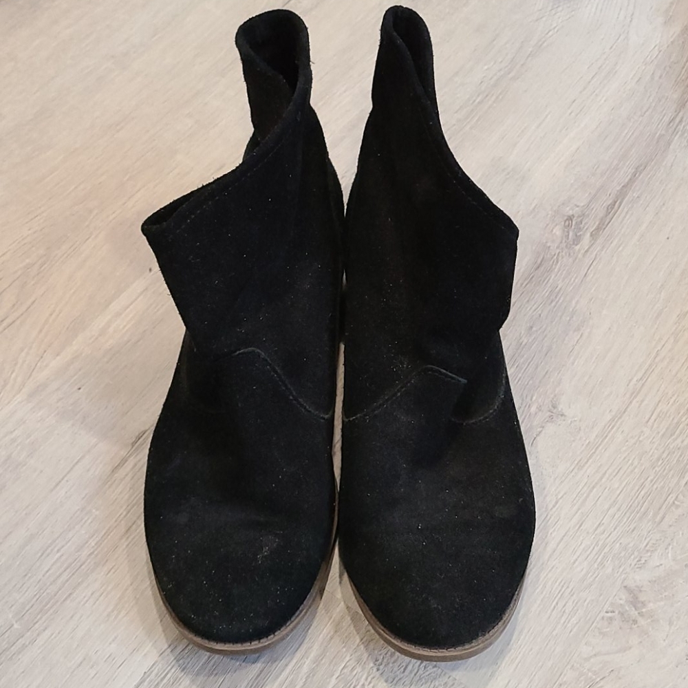 Mia Exhibitt black suede boots